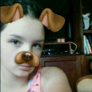 Meet your Posher, Chloe